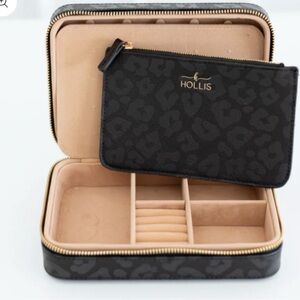 NWT Hollis black leopard jewelry case